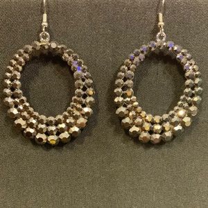 Hoop rhinestone in gun metal finish shines multiple colors, really PRETTY